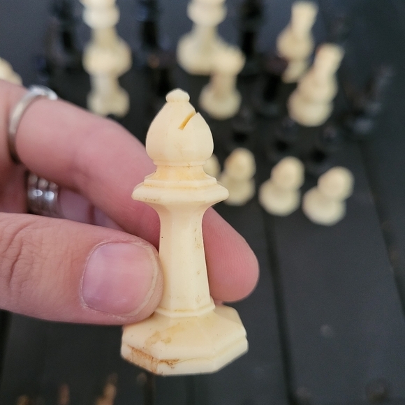Vintage Chess Pieces Replacement Plastic Black Cream Ivory Tan - Picture 7 of 7